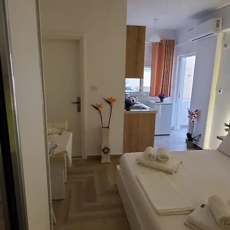 The Hill Hotel Sarande