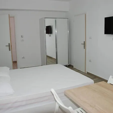 The Hill Hotel Sarande